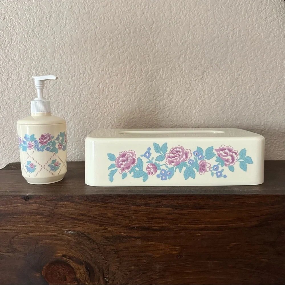 Vintage bathroom decor set Roses tissue box cover and soap dispenser plastic USA